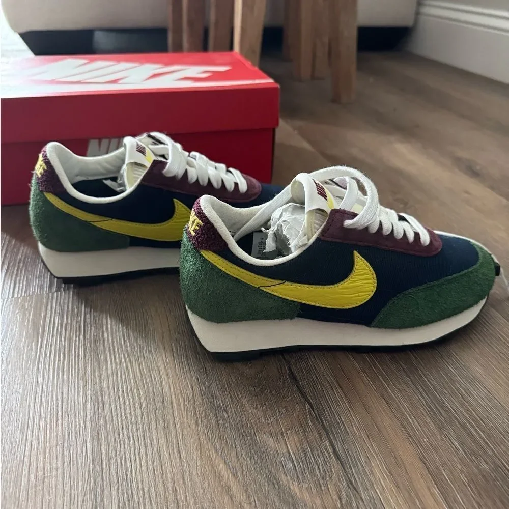 Nike Daybreak Obsidian Dynamic Yellow Green and Yellow Sneakers